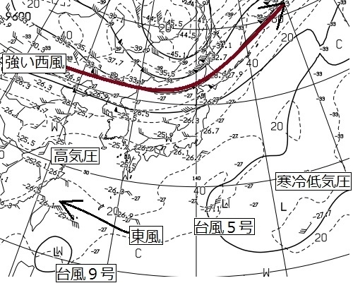 図4　上空約10kmの高層天気図（平成29年7月28日21時、気象庁作成図に加筆）