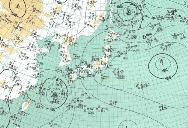 図2　気象庁の印刷天気図（昭和60年8月12日21時）