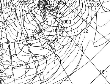 図3　専門家向け予想天気図（9日21時の予想、点線は上空約1500メートルの気温）