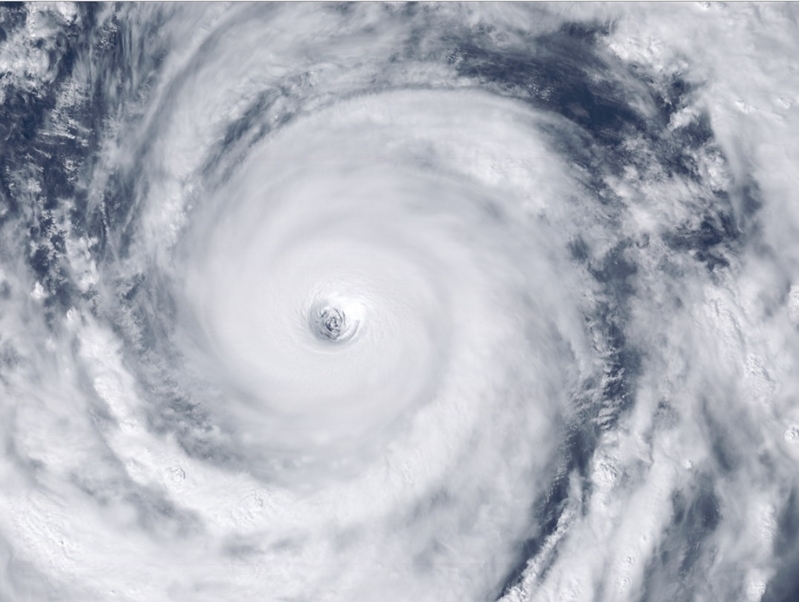図2　台風19号の目のリアルカラー画像（令和元年（2019年）10月9日13時）