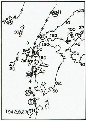 図5　昭和17年8月27日の周防灘台風による高潮（単位はセンチ、図中の丸数字は時刻）