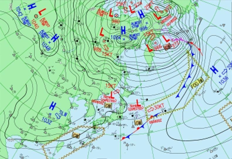 図3　カムチャッカ半島の北の北極圏にある996ヘクトパスカルの高気圧（12月5日15時）