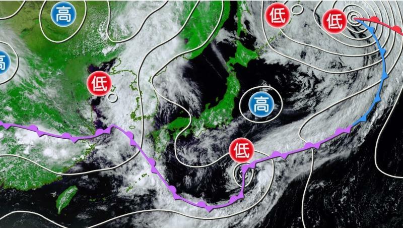 図4　奄美大島付近の梅雨前線に伴う雲と三陸沖の高気圧による広い晴天域（6月20日15時）