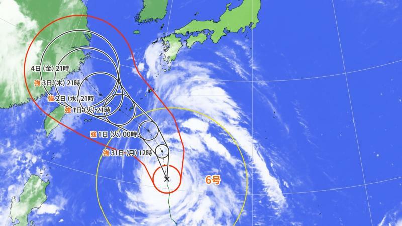 図5　台風6号の進路予報と衛星画像（7月31日0時）