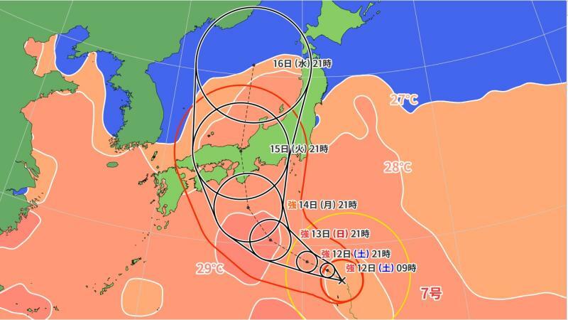 図1　台風7号の進路予報と海面水温（8月11日21時）