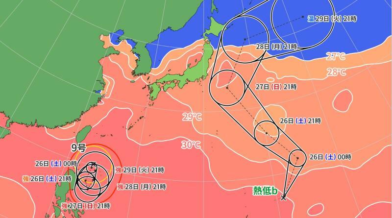 図5　台風9号と台風10号になるかもしれない熱帯低気圧の進路予報と海面水温（8月25日0時）