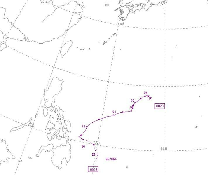図1　平成12年（2000年）の台風23号（越年台風の経路）