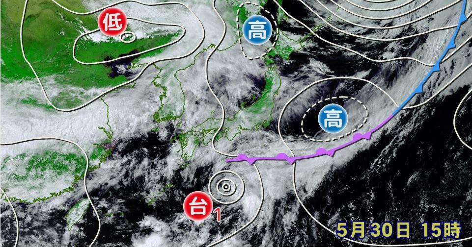 図2　台風1号と前線の雲（5月30日15時）
