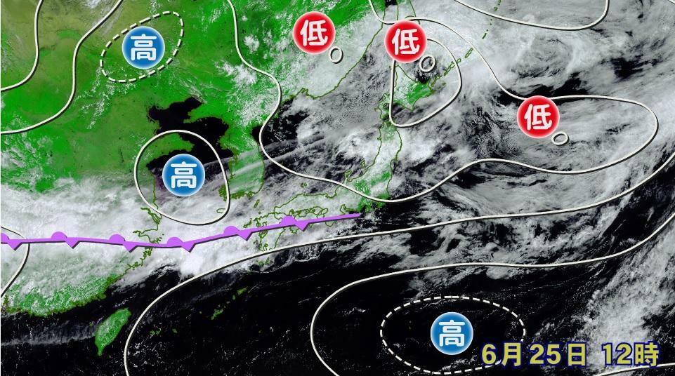 図1　西日本を中心とした梅雨前線による雲と晴れ上がった関東地方（6月25日12時）