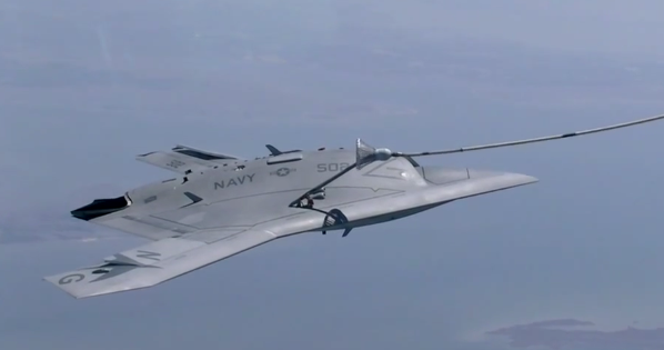 X-47Bステルス無人攻撃機が自律飛行による空中給油に成功（JSF