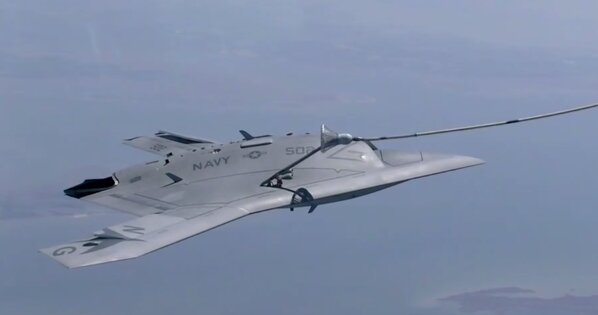 X-47B空中給油の様子