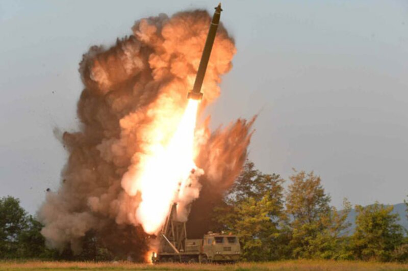 北朝鮮発表写真より「超大型放射砲」