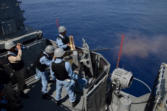 海上自衛隊HPより、派遣海賊対処行動　第33次水上部隊　護衛艦「あさぎり」搭載12.7mm機関銃の訓練風景