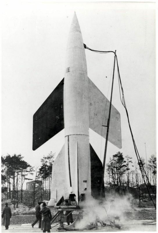 アメリカ国立航空宇宙博物館の所有写真よりドイツ軍のA-4b有翼弾道ミサイル
