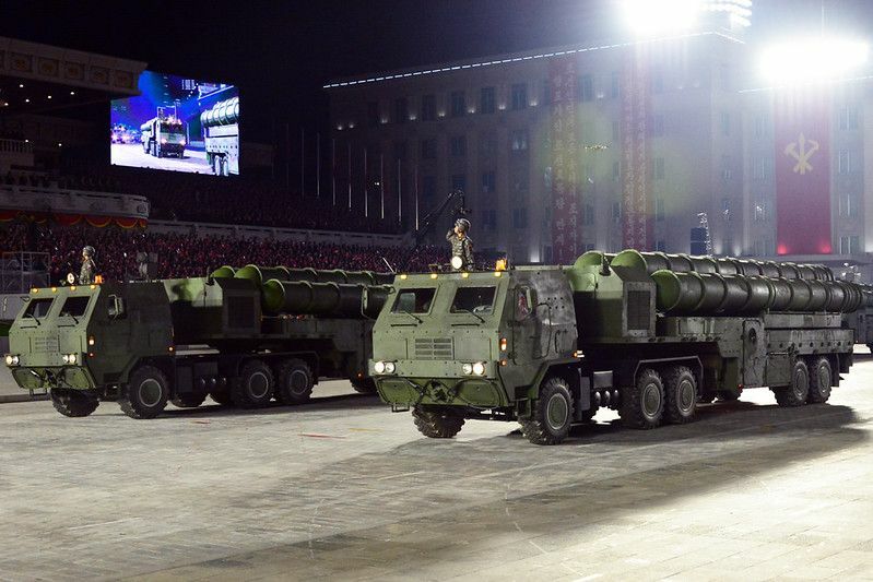 北朝鮮・朝鮮中央TVより謎のミサイル発射車両