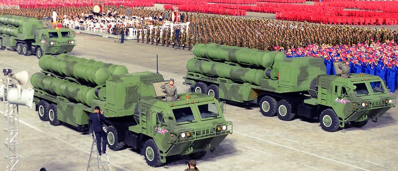 参考：北朝鮮KCNAより2020年10月10日パレードに登場した型式不明の地対空ミサイル