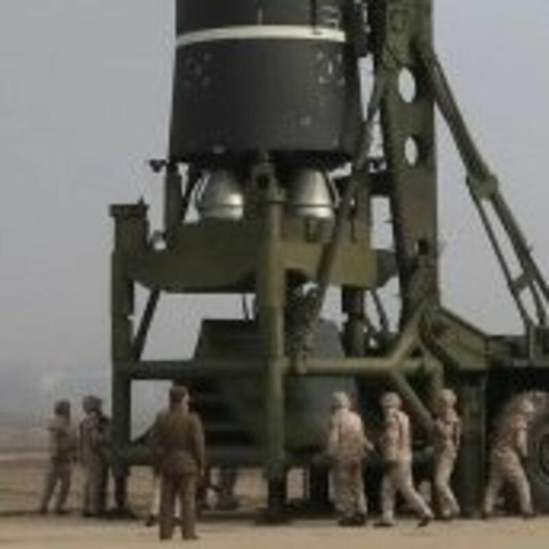北朝鮮・労働新聞より新型ICBM「火星17」。台座の部分を拡大