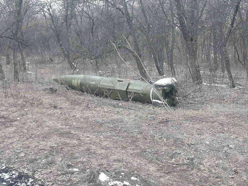 ウクライナが公開した「不発の極超音速ミサイル」。実際はトーチカU弾道ミサイル