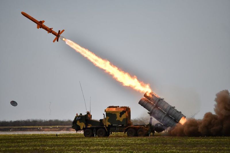 ウクライナ国防省よりネプチューン(試作型車両)。前方の丸いものは発射筒の蓋
