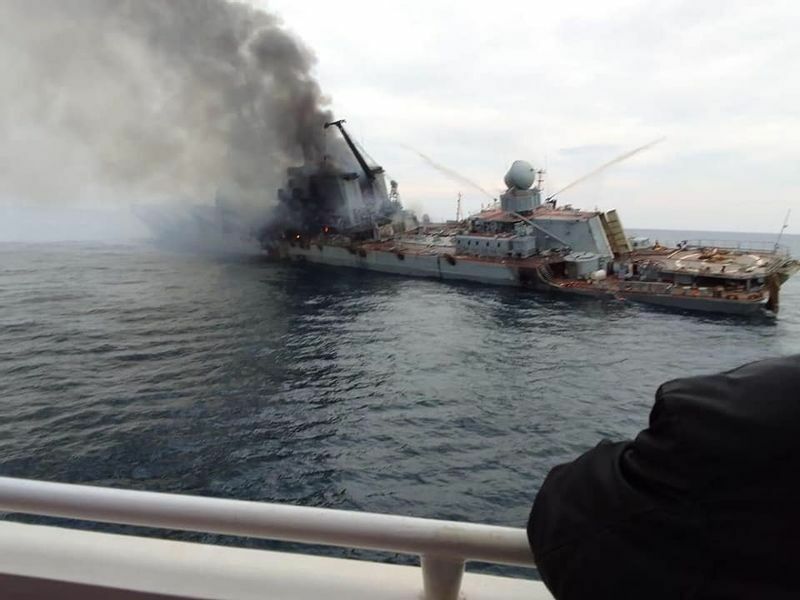 追記：ウクライナのゲラシチェンコ内相顧問が4月18日に公開した沈没寸前のモスクワ