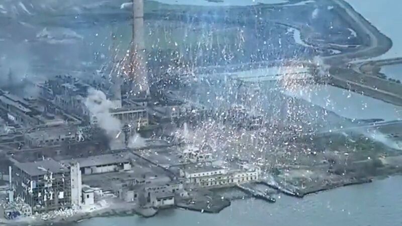Yahoo!ニュースロシア軍がアゾフスタリ製鉄所をクラスター焼夷ロケット弾で攻撃(白リン弾ではない)
