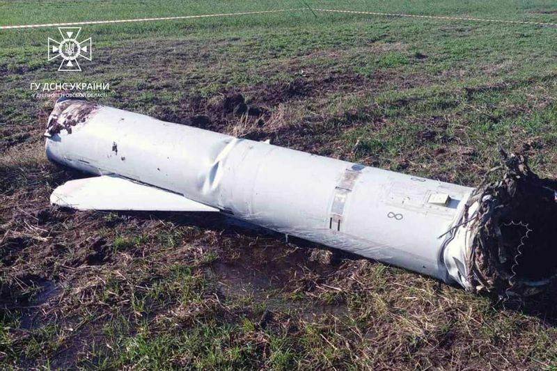 ウクライナ国家非常事態庁が報告したロシア軍の巡航ミサイルの残骸