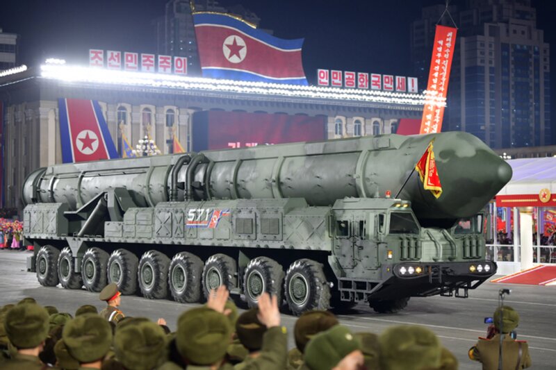 北朝鮮KCNAより2023年2月8日のパレードに登場した新型固体燃料ICBM