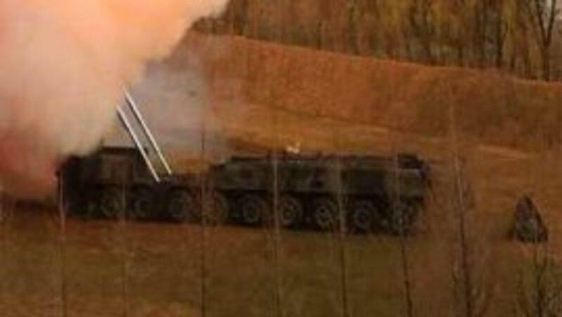北朝鮮・労働新聞より新型の固体燃料ICBM「火星砲-18」の発射試験、発射車両の拡大