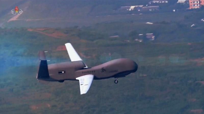 朝鮮中央テレビより飛行する無人偵察機「セッピョル-4」　※開発時に撮られた記録映像