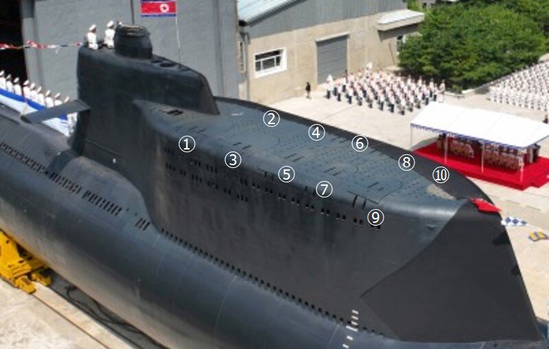 北朝鮮・朝鮮中央通信より戦術核攻撃潜水艦「第841号・金君玉英雄」(番号は筆者追加）