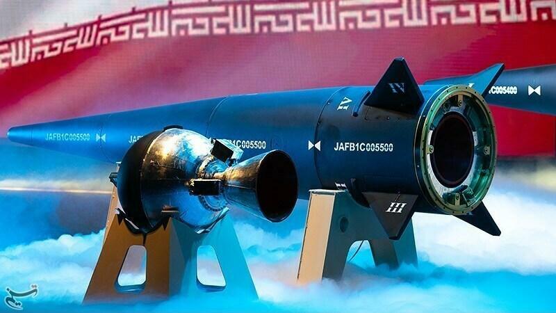 イランの公式発表よりファッターフ1の弾頭部分。操舵翼にはカバーが装着されている