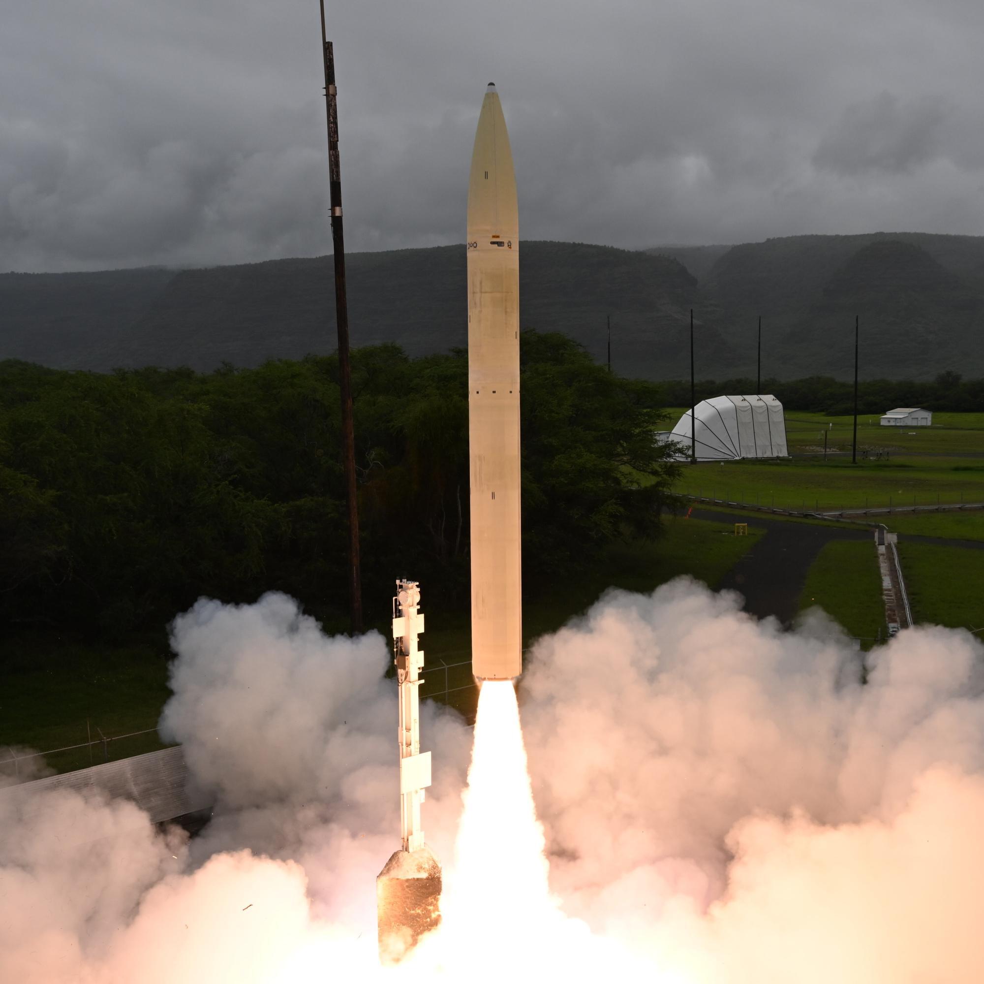 アメリカ軍が極超音速ミサイルLRHW/CPSの飛行試験に成功(JSF アメリカ軍が極超音速ミサイルLRHW/CPSの飛行試験に成功(JSF