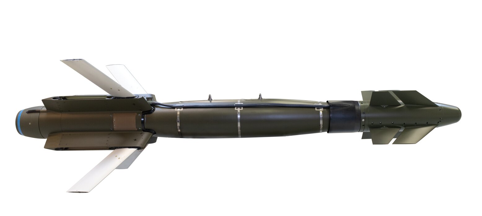 サフラン社よりAASMロケット加速誘導爆弾化キット（中央部分が既存の航空爆弾）