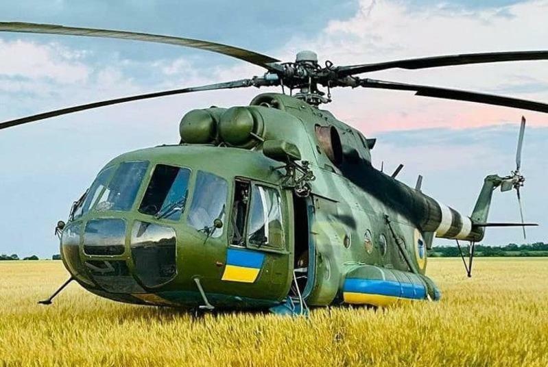 ウクライナ陸軍航空隊よりMi-8輸送ヘリコプターの機首機関銃が無い機体