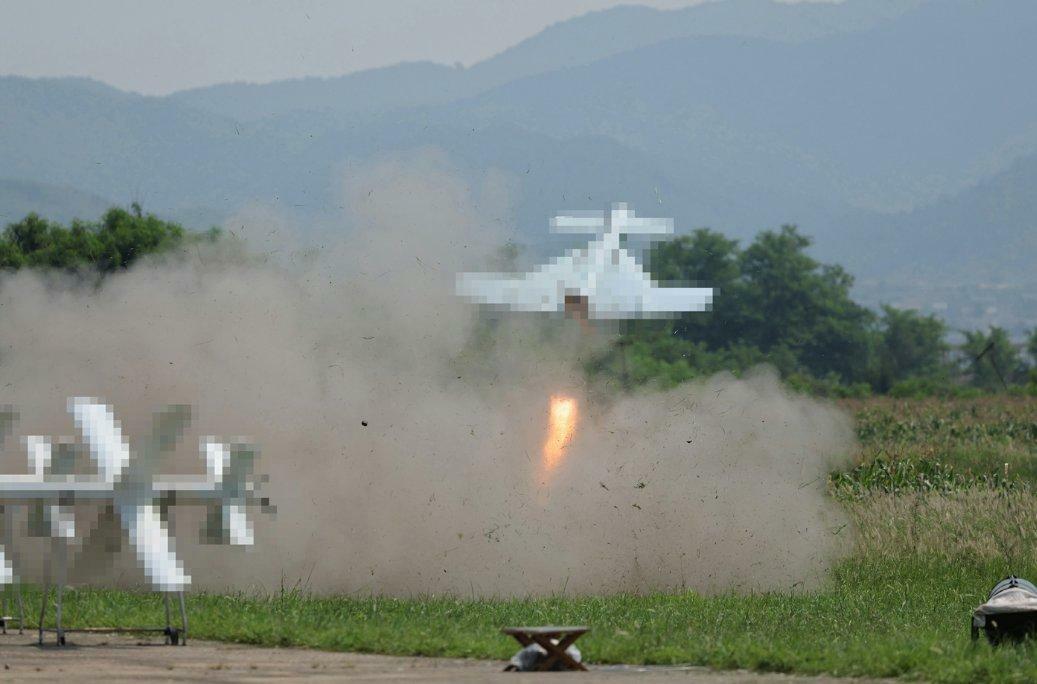 朝鮮中央通信より北朝鮮の新型自爆無人機