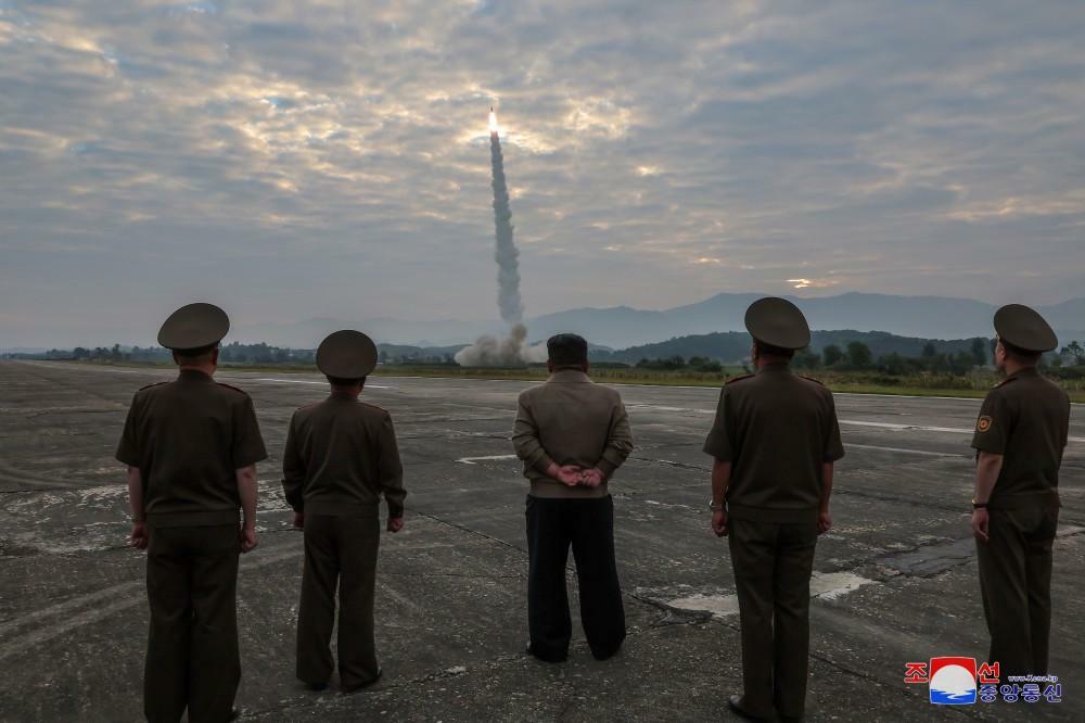 北朝鮮・朝鮮中央通信2024年9月19日より「火星砲-11タ-4.5」の試射