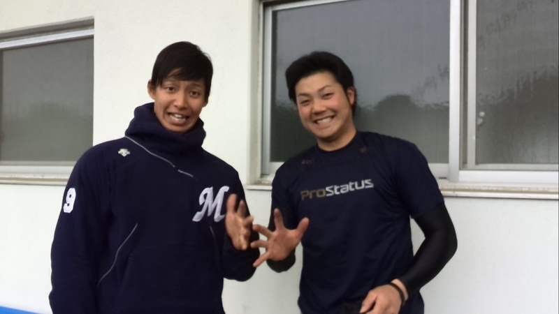 穴田選手を尊敬しているという甲斐選手(左)。うまくポーズが揃って大成功！