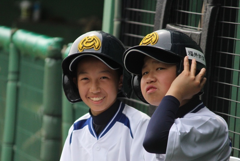 福井フェニックススタジアムでボールボーイを務めた男の子たち。可愛いでしょう？