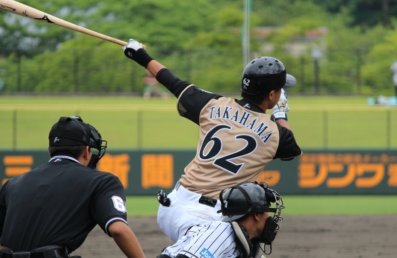 6日の試合で4回にタイムリーヒットを放った高濱祐仁選手。