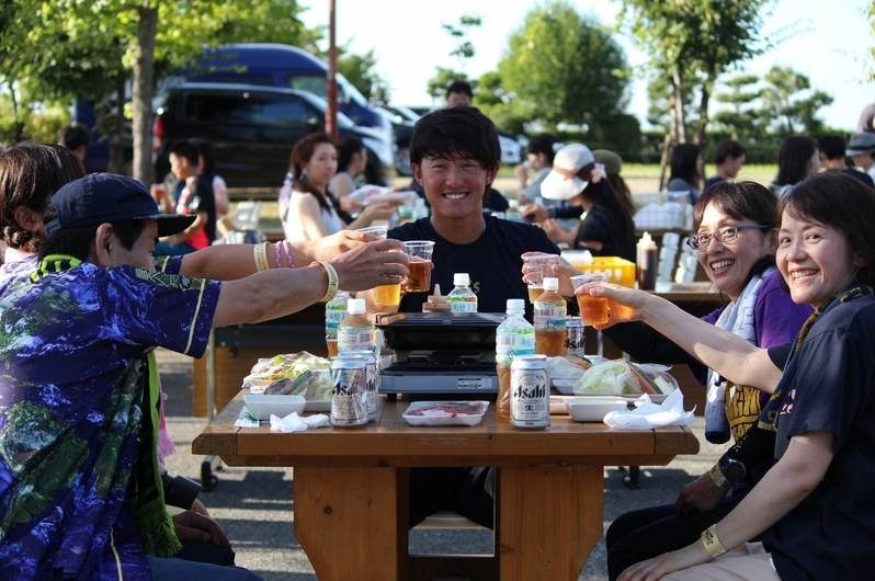 武田選手テーブルの皆様には、写真のために改めて乾杯していただきました。