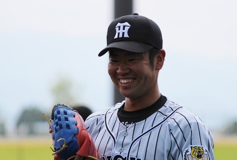 試合前練習でこんないい笑顔が。1軍でのマウンドに期待したい榎田投手。