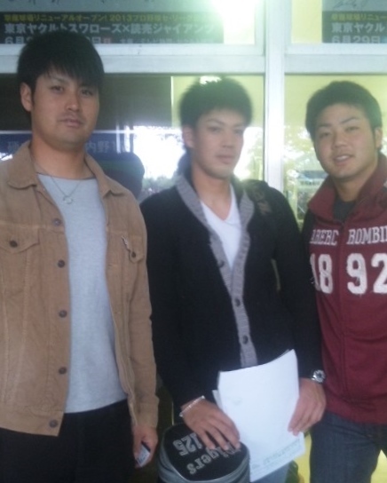 2013年11月、草薙での合同トライアウト。左から野原選手、藤井選手、穴田選手。
