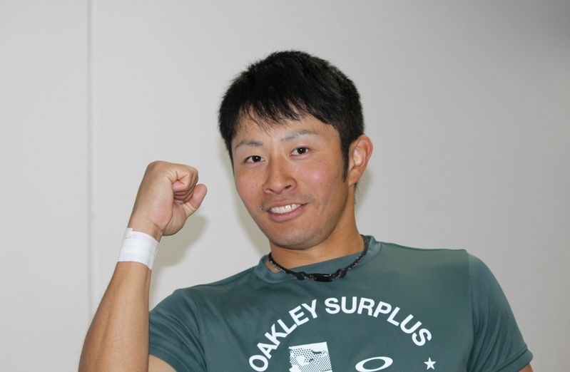 タイムリー二塁打の写真が撮れなくてすみません!でも試合後にいい笑顔の西口選手。