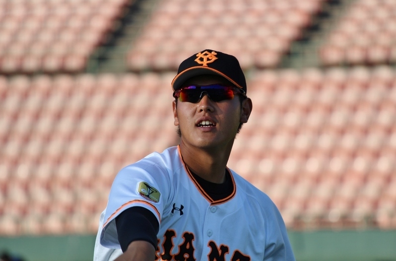 10月のフェニックスリーグで、イベント中に撮った巨人・岡本和真選手。