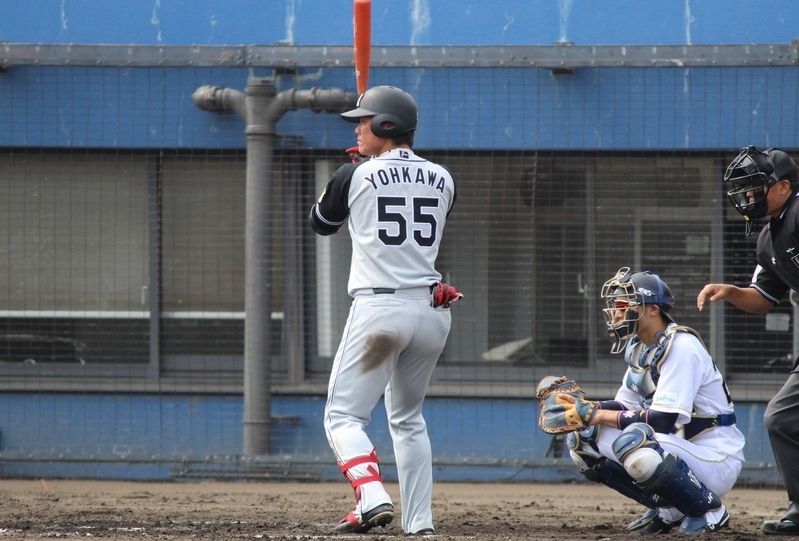 6月17日に撮った陽川選手の打席。少し左足を浮かせて右寄りに。