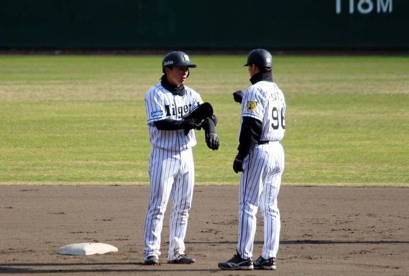 小宮山選手はあと15センチ(？)でサク越えという二塁打。