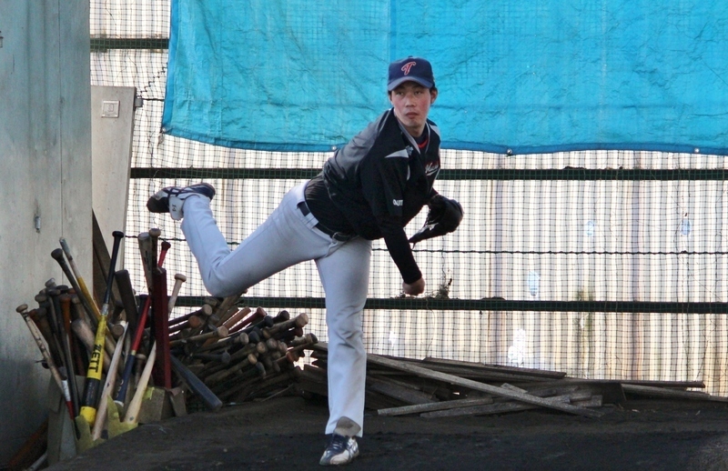 投げるのは川上達也投手(27)。高島市出身、高島高校OBです。