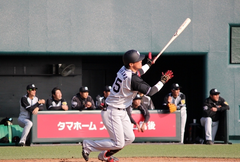 陽川選手の2点二塁打で勝ち越し！