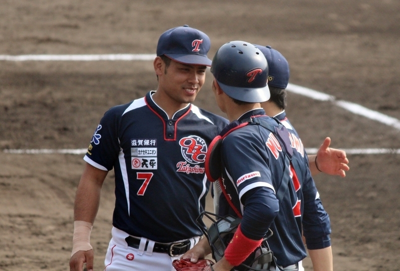 右手骨折で欠場の松浪遼選手(左)ですが、ずっと一緒に戦っていました。