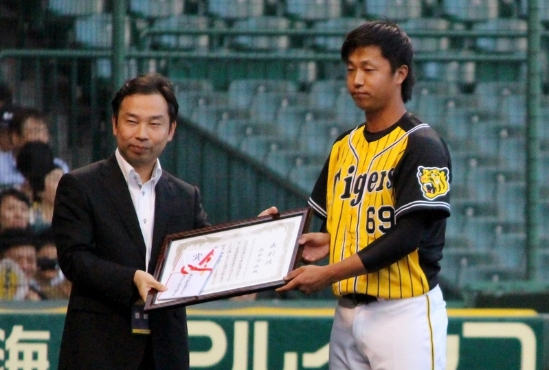 6月度の受賞者は島本浩也投手です。